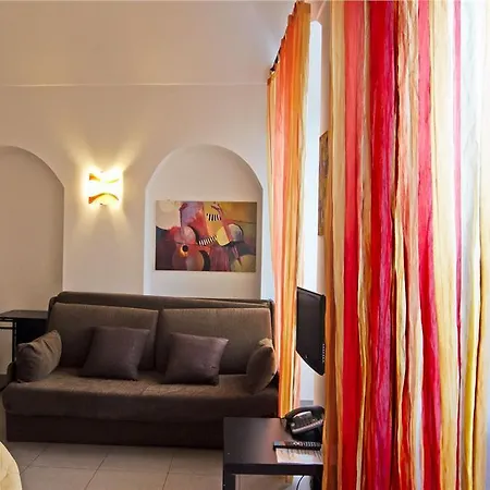 ゲストハウス Londrino サンレモ